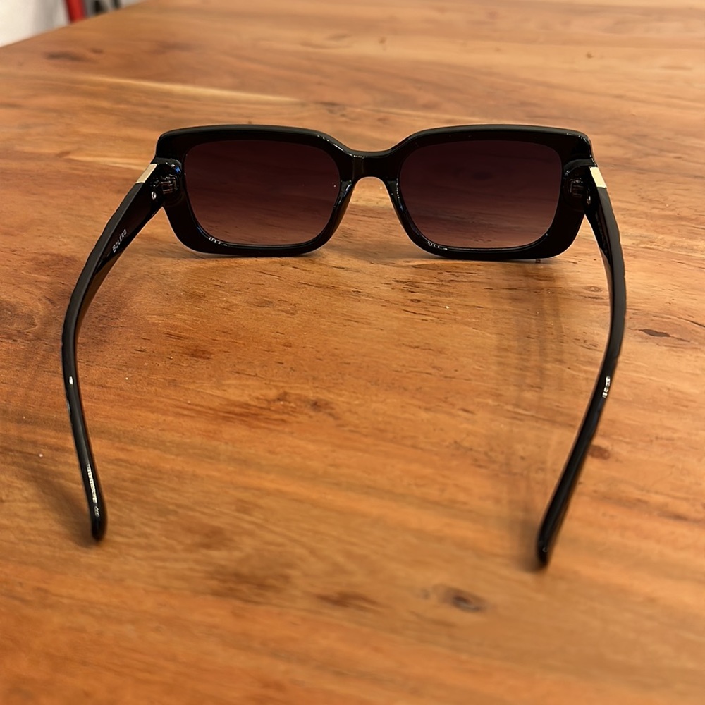 Sunglasses - Picture 3 of 5